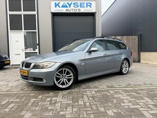 BMW 3 Serie 325i Touring AUT High Ex Pano Stoelvw NaviProf