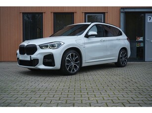 BMW X1 xDrive 25e M-Sport Trekhaak (bj 2021, automaat)