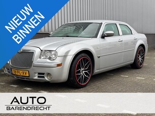 Chrysler 300C 2.7 V6 Automaat Youngtimer NAP Scherm