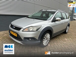 Ford Focus Wagon 1.6 X Road / Navi / PDC / trekhaak / Airco