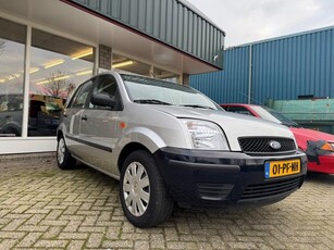 Ford Fusion 1.4-16V Celebration. 5- deurs, trekhaak en