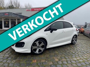 Kia Rio 1.4 CVVT ExecutiveLine met Sport-pakket!