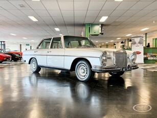 Mercedes-Benz 280 SE - ONLINE AUCTION