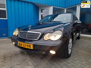 Mercedes-Benz C-klasse 180 Elegance nette auto met nieuwe