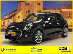 Mini Mini 2.0 Cooper S Chili Automaat Panoramadak Leer LED