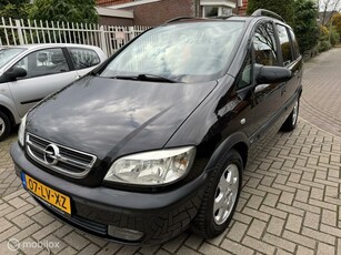 Opel Zafira 2.2-16V Elegance Navigator