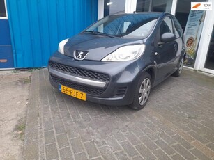 Peugeot 107 1.0-12V XR met nieuwe apk