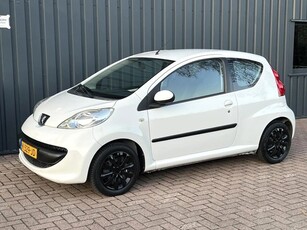 Peugeot 107 1.0-12V XS Urban Move AUTOMAAT!/AIRCO!/NW.APK!/