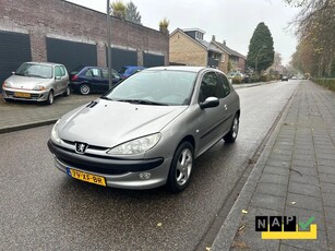 Peugeot 206 1.1 XR STUURBEKRACHTIGING,CENTRALE