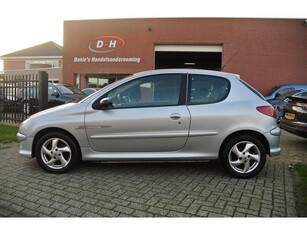 Peugeot 206 1.4-16V Quiksilver airco nieuwe apk inruil