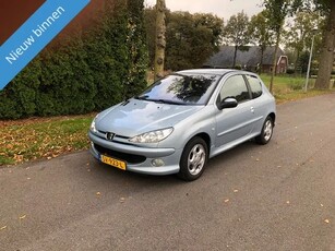 Peugeot 206 1.4-16V XS AIRCO / STUURBEKRACHTIGING