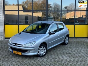 Peugeot 206 1.4 Forever 5drs, airco & radio