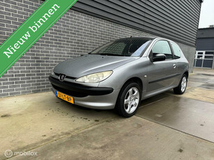 Peugeot 206 1.4 Gentry APK|NAP|Airco|Velgen|Onderhoudsboek