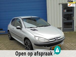 Peugeot 206 1.4 XT APK NIEUW 12-11-2025