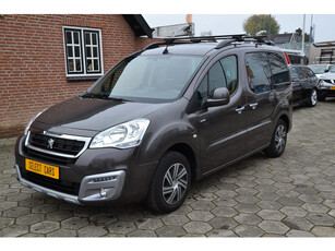 Peugeot Partner Tepee 1.2 PureTech Allure - Airco - Navigatie - Cruise control - Afb.Trekhaak - Parkeersensoren - Dakrails - El.Ramen - Radio/Bluetooth+Stuurbd.+Usb+Aux - Nieuwe D.Riem bij 109.888 op 23-03-2024 - Heel mooi en goed .