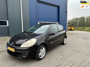 Renault Clio 1.2-16V Business Line Panoramadak Airco