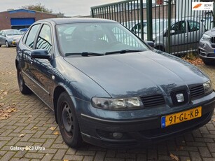 Seat Leon 1.8-20V Signo Automaat airco elektrische ramen cv