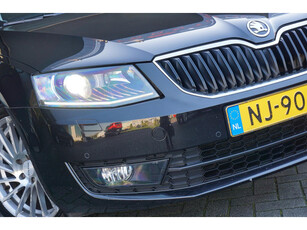 Skoda Octavia Combi 1.0 TSI Greentech Style Business AUTOMAAT | Magic Black Metallic | Pano/Xenon/Alcantara