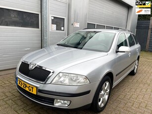 Skoda Octavia Combi 1.6 Classic-Airco-Cruise-Velgen-Trekhaak