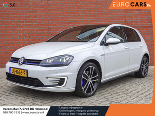 Volkswagen Golf 1.4 TSI GTE Panoramadak Navigatie Camera Parkeersensoren Adaptive Cruise Control Stoelverwarming Leder Ledverlichting Getinte ramen Climate Control