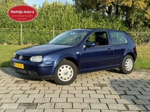 Volkswagen Golf 1.6-16V FSI Goed onderhouden!