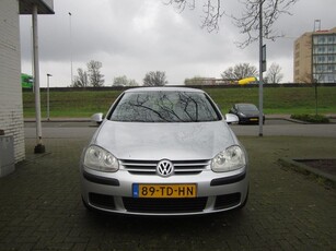 Volkswagen Golf 1.6 FSI Comfortline