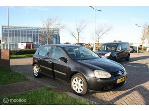 Volkswagen Golf 1.6 FSI Comfortline