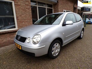 Volkswagen Polo 1.4-16V Highline