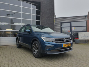 Volkswagen TIGUAN 1.4 TSI eHybrid Life. zwenkbare trekhaak, pdc, adaptive cruise, app connect, navi, all seasonbanden,