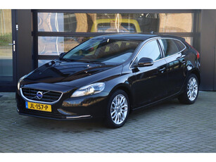 Volvo V40 1.5 T2 Nordic+ | NAP | Airco | Cruise | Stoel Verwarming | Camera | Pano | Memory | Navi