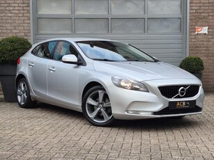 Volvo V40 2.0 D2 Momentum Set extra velgen inclusief.