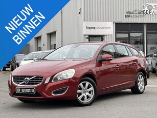 Volvo V60 1.6 T4 Momentum CAMERA/TREKHAAK/STOELVERWARMING