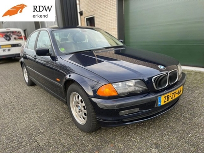 BMW 3-serie 323i Executive L6 *LEER *CRUISE *CLIMA