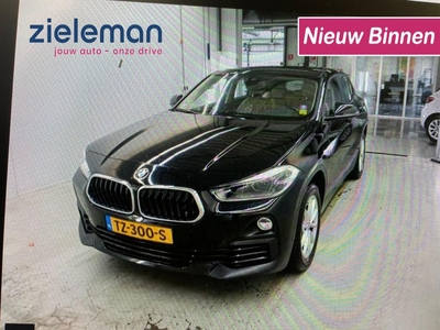 BMW X2 sDrive18d Executive Automaat - Leer, Clima