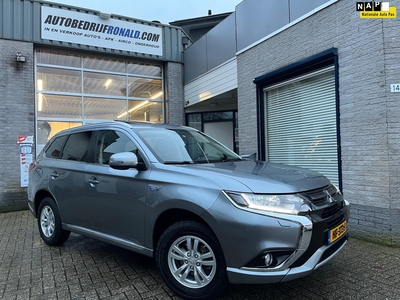 MITSUBISHI OUTLANDER 2.0 PHEV Business Edition NL.Auto/Camera/Navigatie/Panoramadak/Alcantara-leder