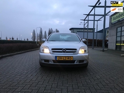 Opel Vectra 2.2-16V Elegance