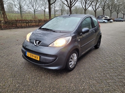 Peugeot 107 1.0-12V XR, Airco, All season banden