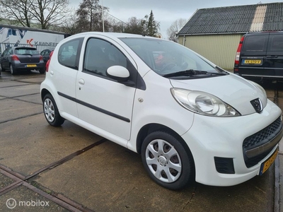 Peugeot 107 1.0-12V XS bj 2011