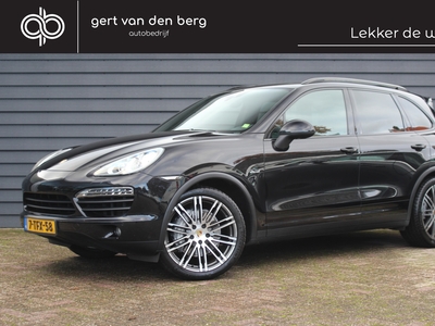 PORSCHE CAYENNE 4.2 D S - LUCHTVERING - SPORTCHRONO - LEDER - PANODAK - TREKHAAK -