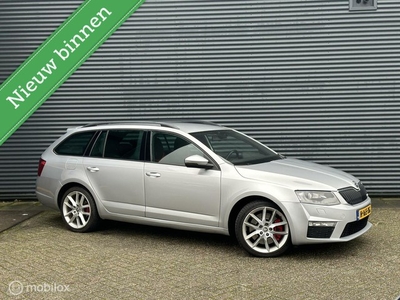 Skoda Octavia Combi 2.0 TSI RS Stoelverwarming Xenon