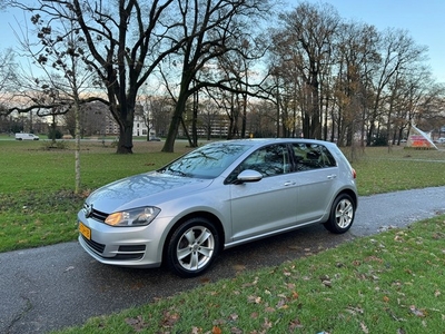 Volkswagen Golf 1.2 TSI Mooie en goed onderhouden auto!