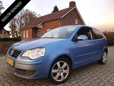 Volkswagen Polo 1.2-12V met Airco, Climate, LMV en Opties !