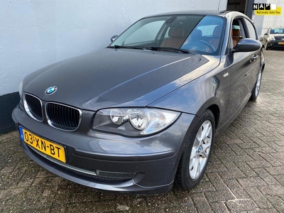 BMW 1-serie 118i Business Line - Lederen Interieur