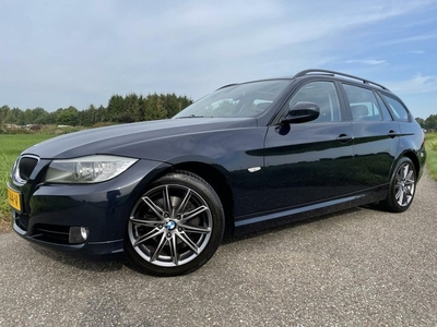 BMW 3-serie Touring 318I Executive LCI Facelift -