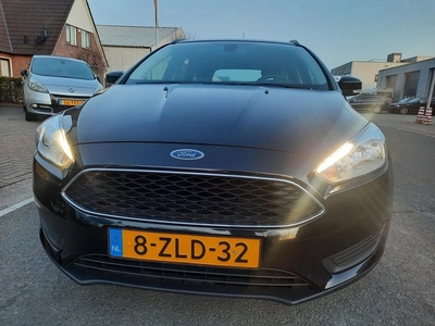 Ford FOCUS Wagon 1.0 AIRCO/CRUISE/NAVI/CAMERA/TREKHAAK!