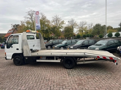 Isuzu N-serie 2.8D,Oprijwagen,128.179km (bj 2000)