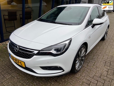 Opel Astra 1.6T Innovation 200PK NAVI / CAMERA /