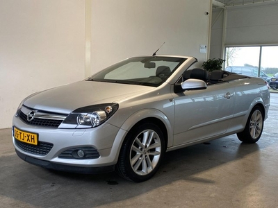 Opel Astra TwinTop 1.8 Cosmo Automaat