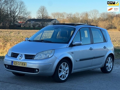 Renault Scénic 2.0-16V Tech Line