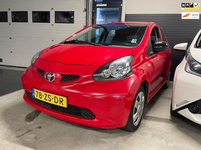 Toyota Aygo 1.0-12V + 1e Eigenaar - 5 D - Ac - 100.674 Km